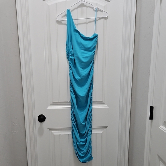 Susana Monaco One Shoulder Ruched Midi Dress - Picture 2 of 8